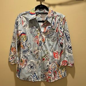 Chicos 3/4 sleeve blouse beautiful fun pattern pale blue base